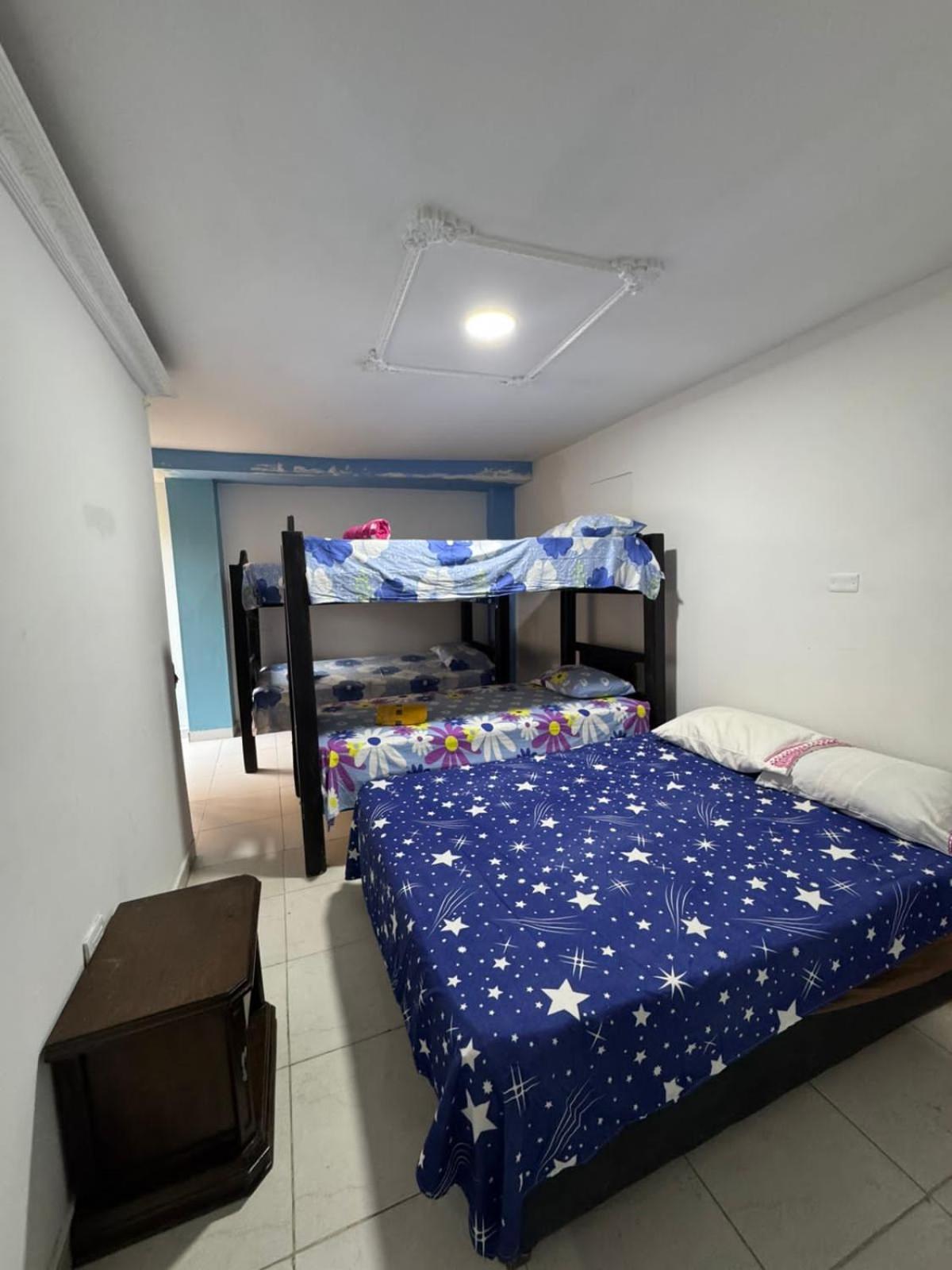 Pensión Red House 47 *