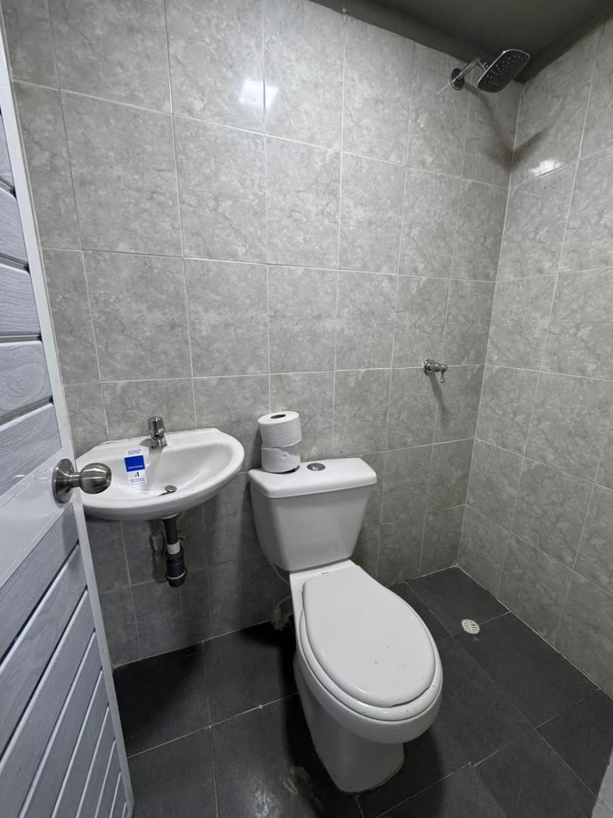 Red House 47 Pensión *