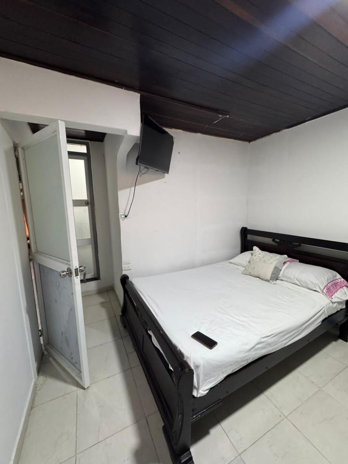 Pensión Red House 47 *